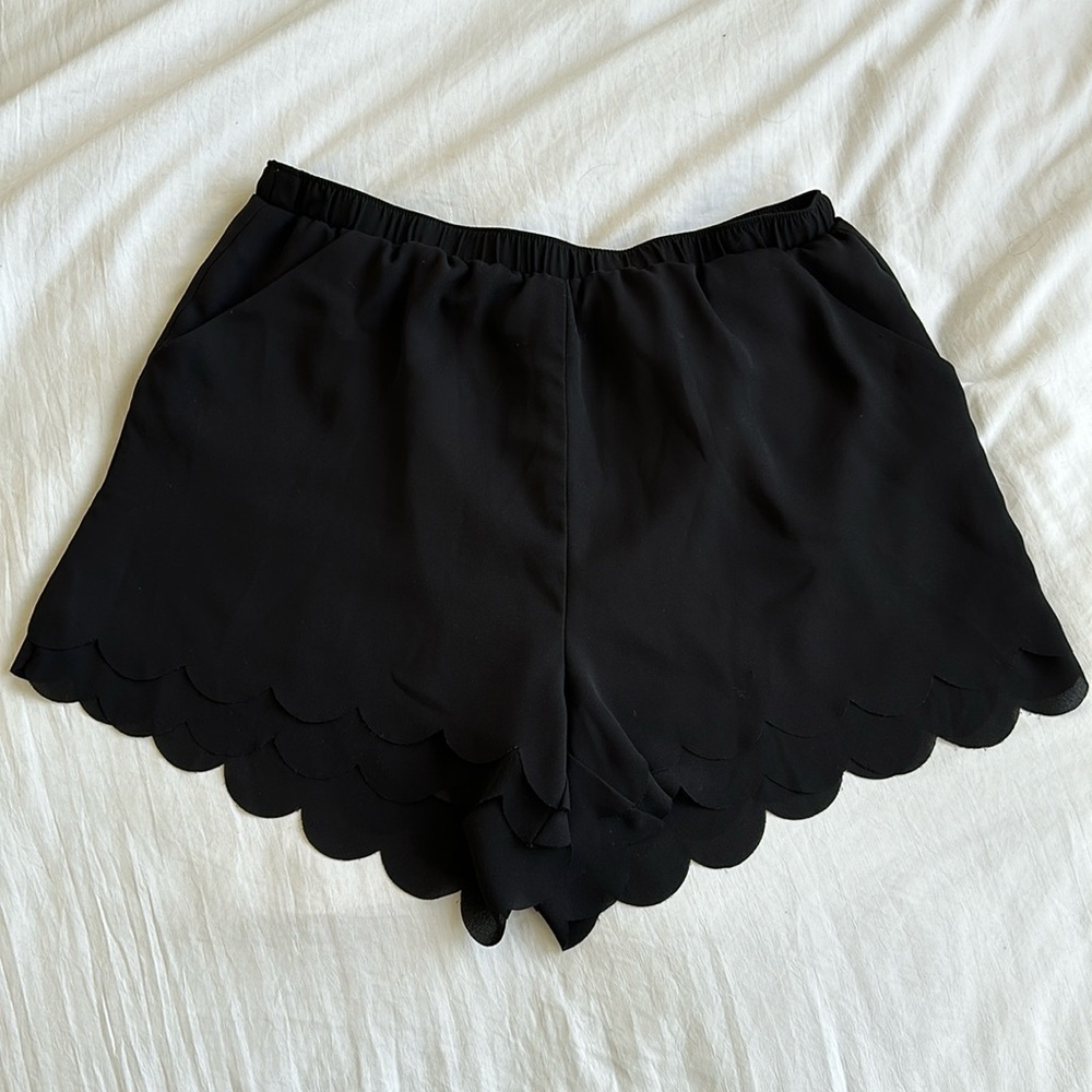 LC Lauren Conrad Black scalloped high waisted shorts